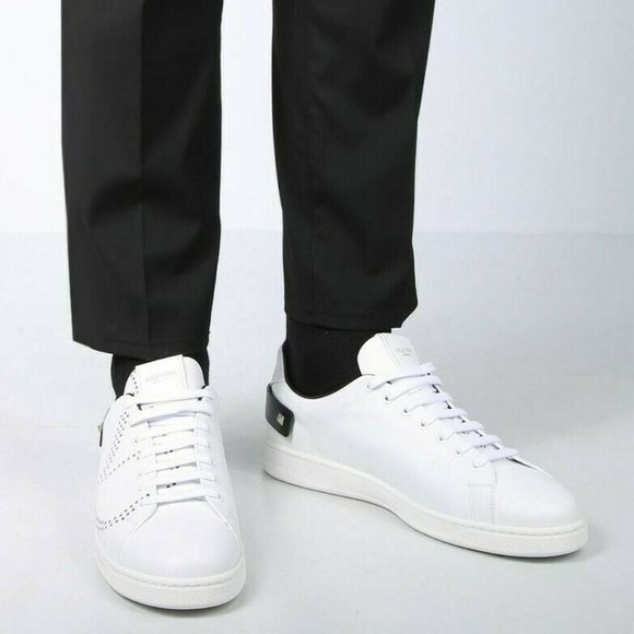 Valentino Garavani Perforated V Logo RockStud Lace - Picture 3 of 12